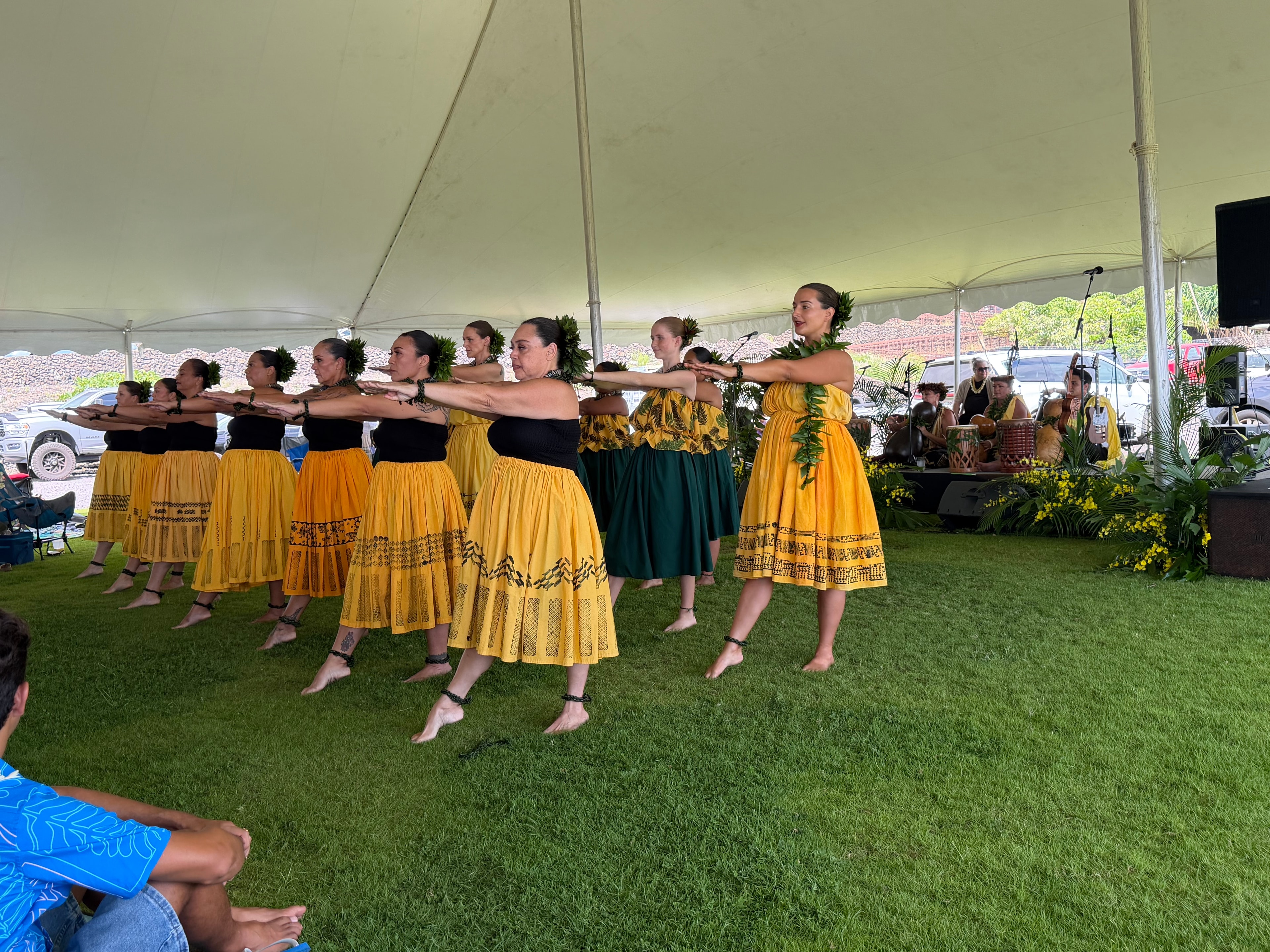 Hālau Kaʻeaikahelelani musicians playing pahu drums at Pūwalu hosted by Laʻiʻōpua 2020, Kona